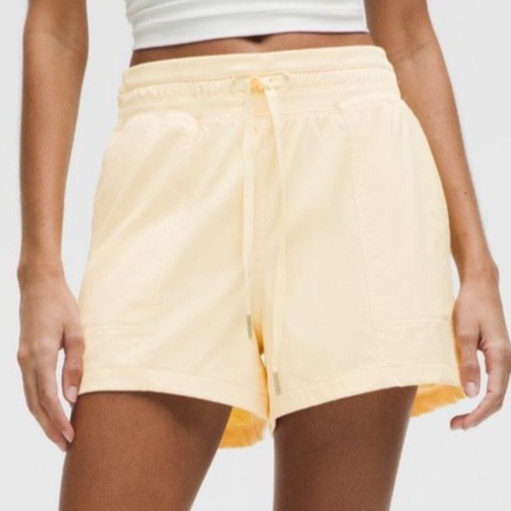 Dance Studio High-Rise Short 3.5"